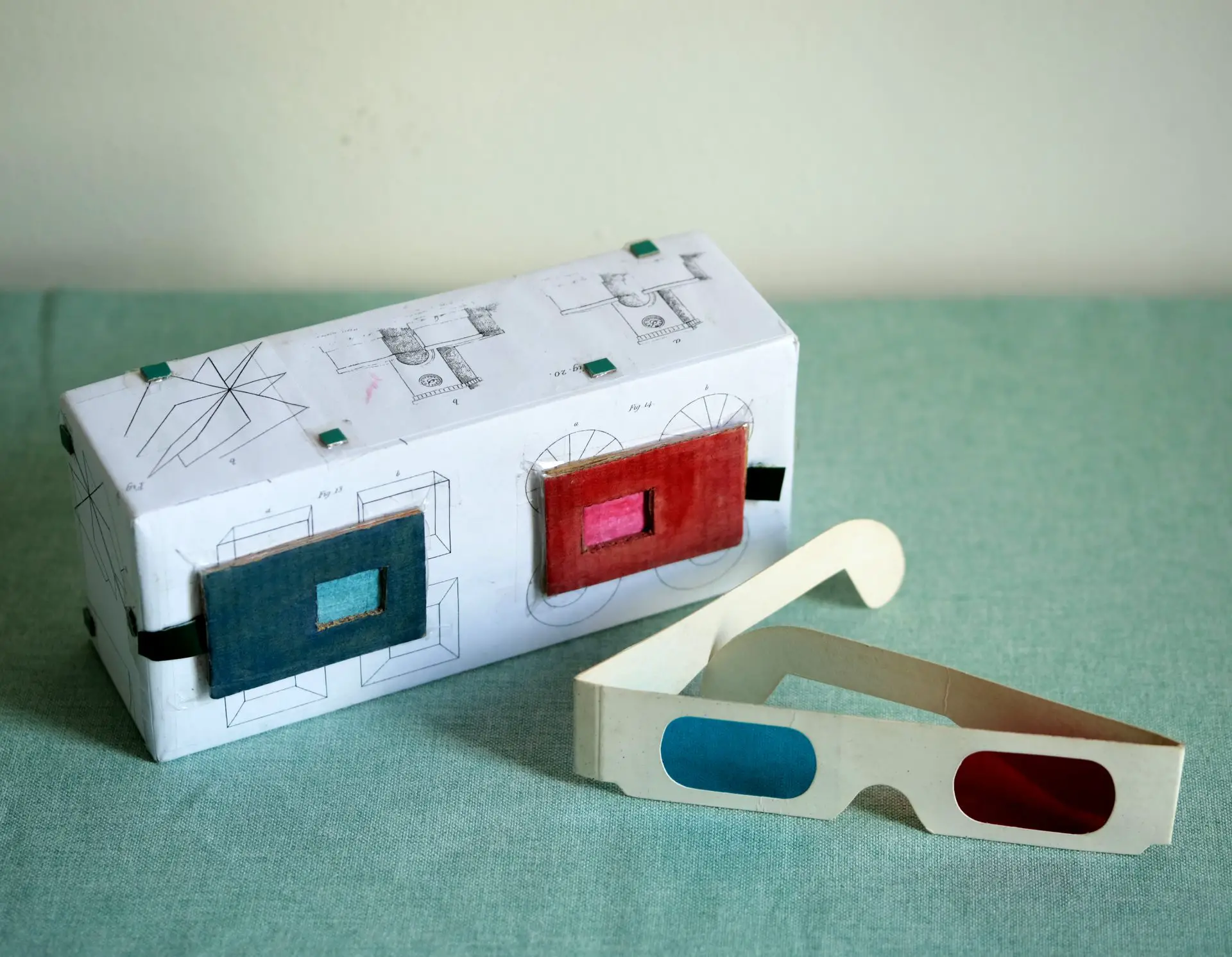 DIY Cardboard Smartphone Film Scanner (v2) 
