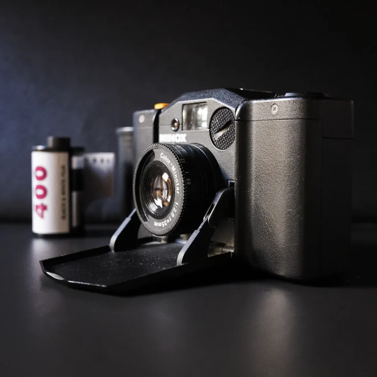 Minox 35 GT review - a true pocket camera - by Gaston W - 35mmc