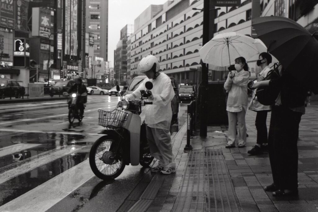 Tokyo photo of delivery person in Ikebukuro