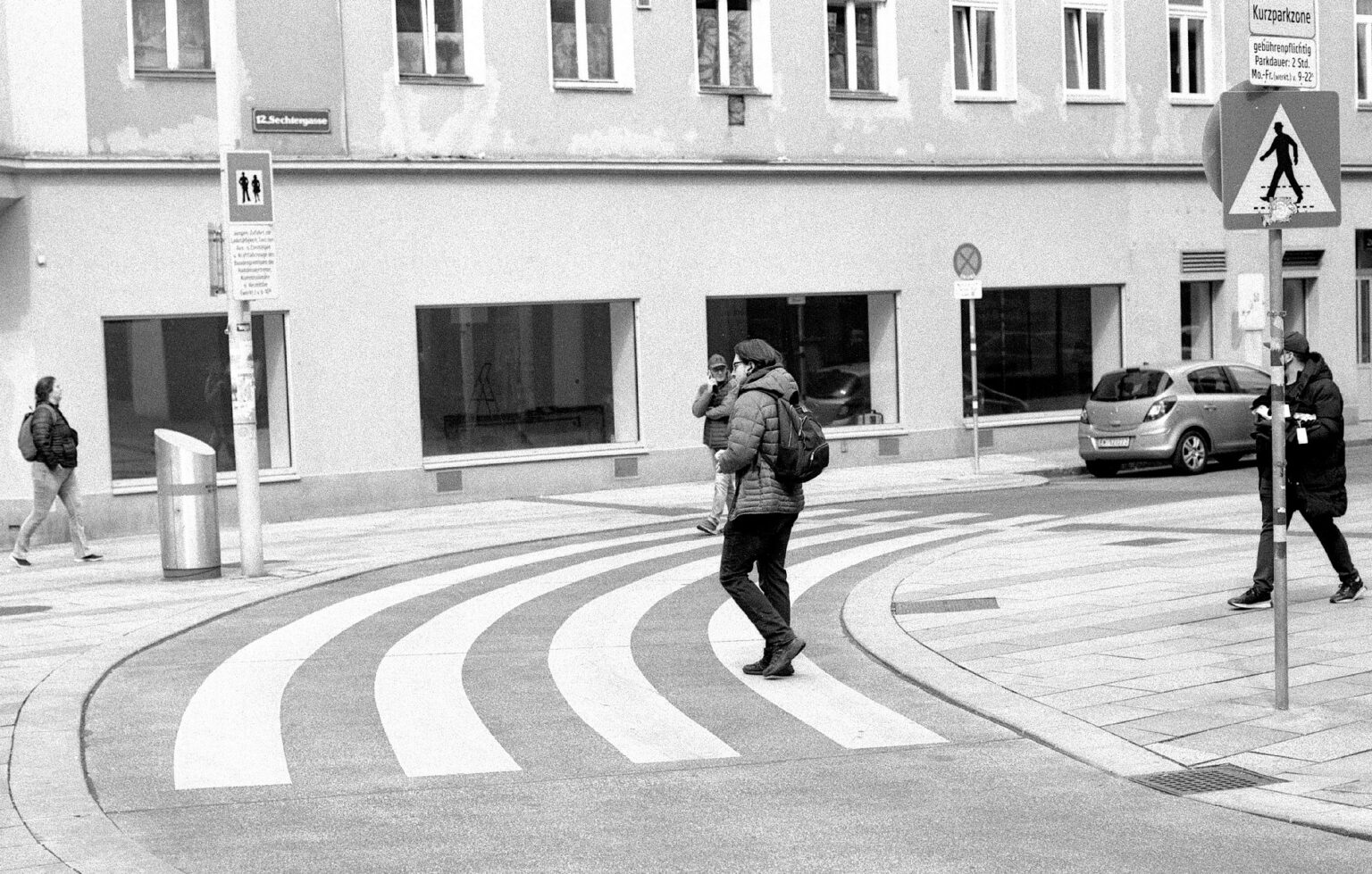 5 frames with Nikkormat FT3 in Meidling, Wien - 35mmc