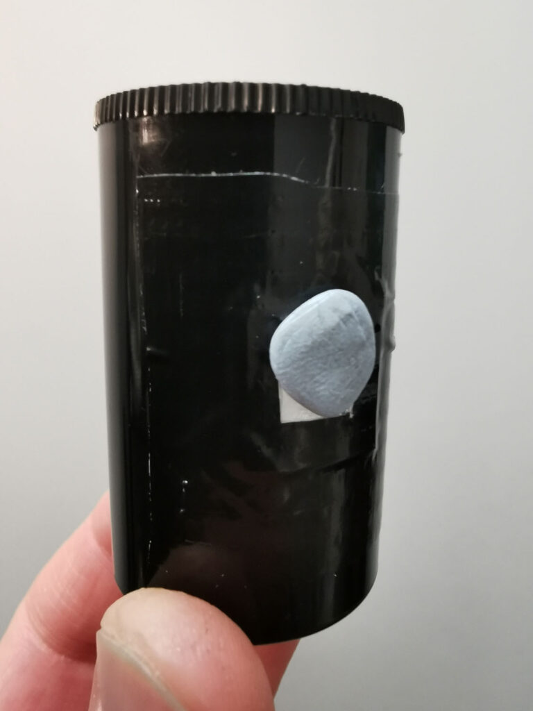 Blu-tack lens cover/'shutter'