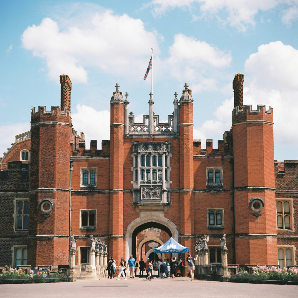 Hampton Court Palace, Tele Rolleiflex Sonnar 135mm f/4, Kodak Ektar 100