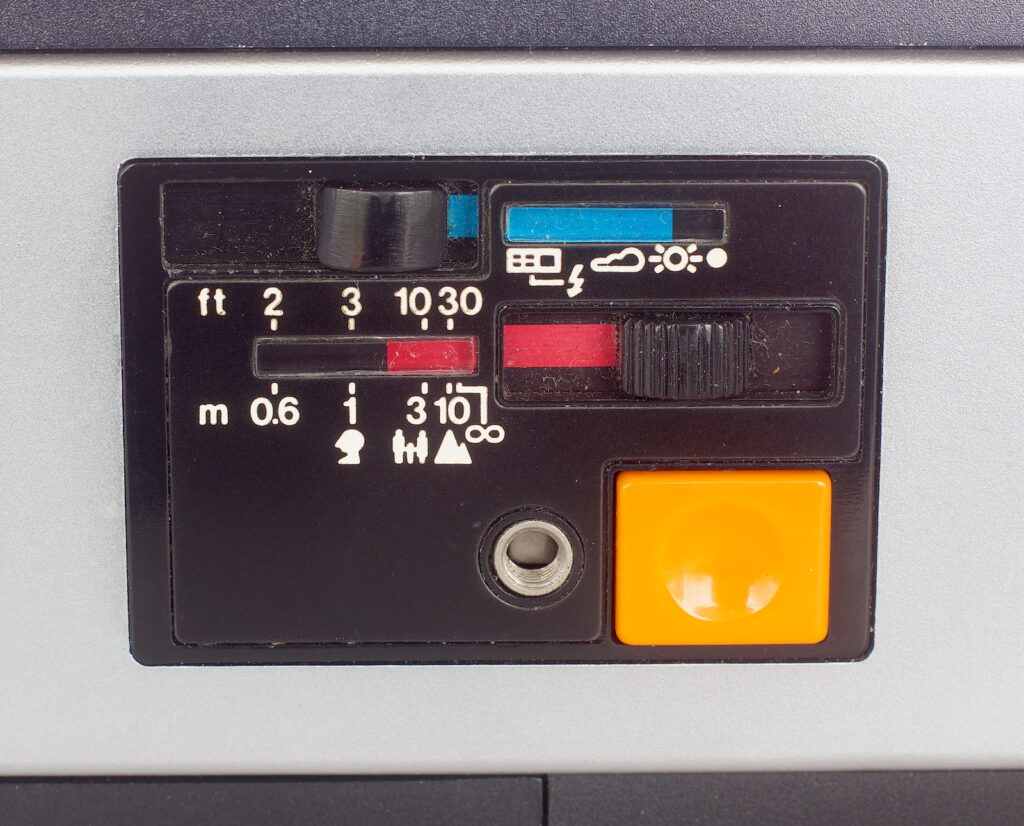 Control panel with excellent arrangement and identification of controls.