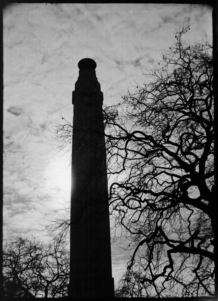 Cenotaph contre jour - lens handles flair really well.