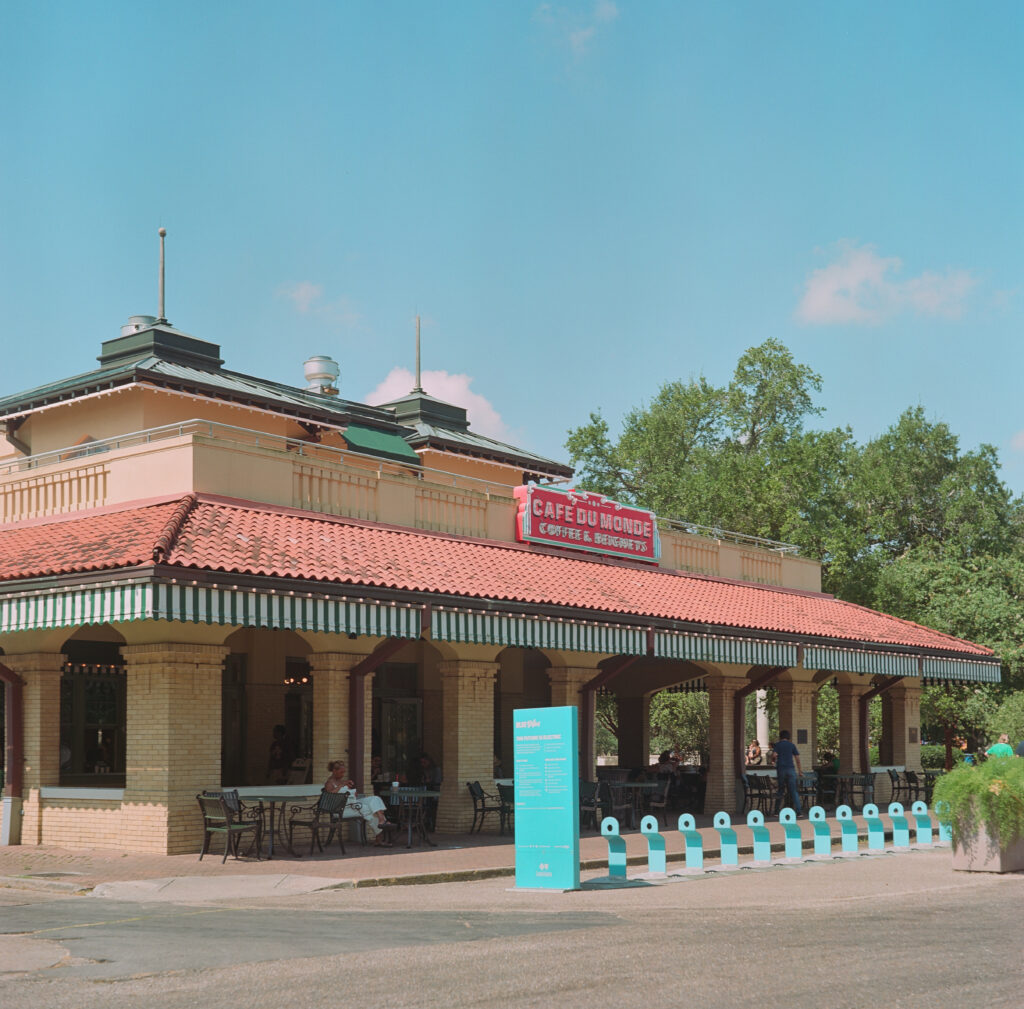 Cafe Du Monde, famous for its beignets. Wonderful place to get a coffee and people watch. Minolta Autocord, Portra 160.