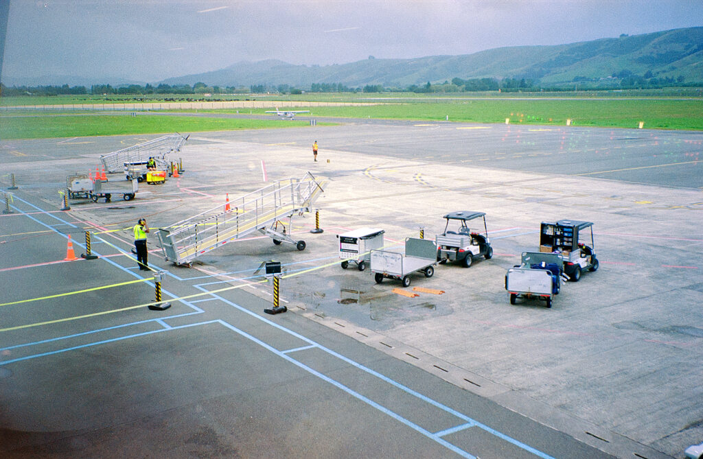 Waiting for the next flight - excellent geometry and no distortion but a touch of vignetting.